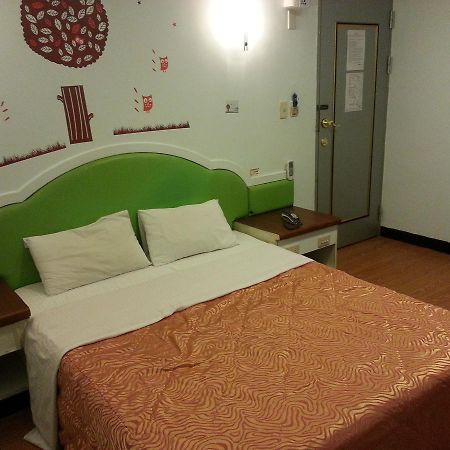 Rido Hotel Taichung Bagian luar foto