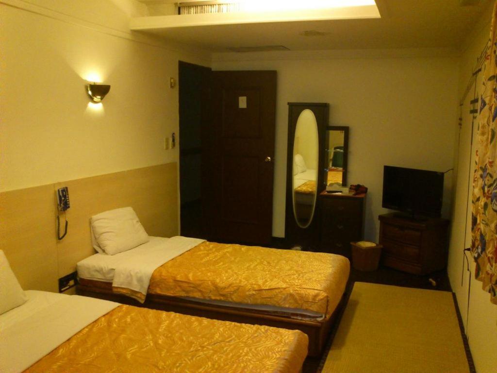 Rido Hotel Taichung Bagian luar foto